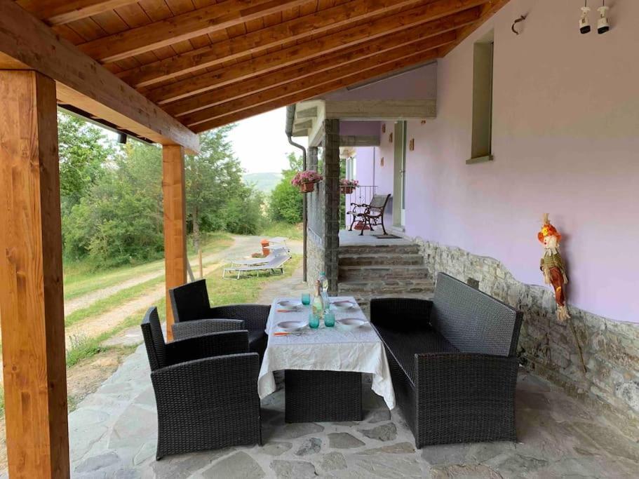 Vila La Casa Sulla Collina Varsi Exteriér fotografie