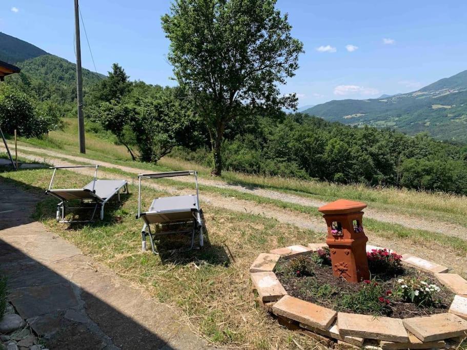 Vila La Casa Sulla Collina Varsi Exteriér fotografie